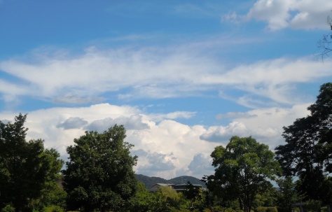 Les nuages d'été à Kyoto (version 2014)